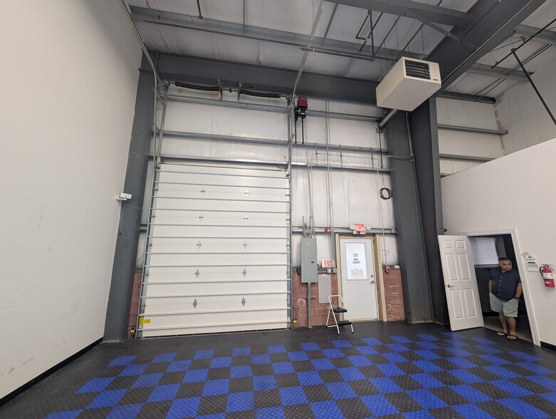 More Photos Of 2 Timber Ln, Marlboro Light Manufacturing For Lease