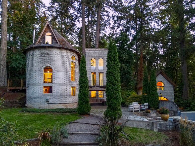 More Photos Of 1820 E 28th Ave, Eugene Multifamily For Sale