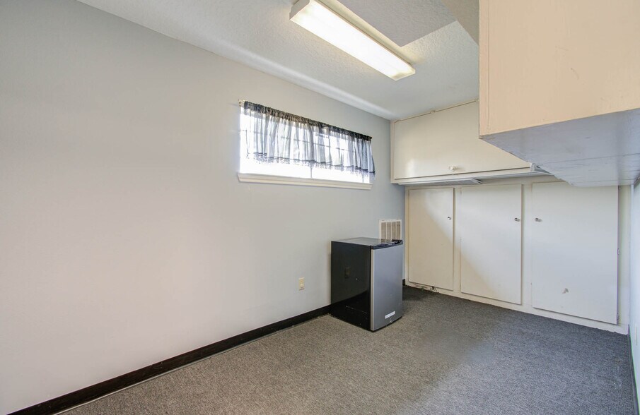 More Photos Of 7430 Rodgers Rd, Manvel Office Residential For Sale