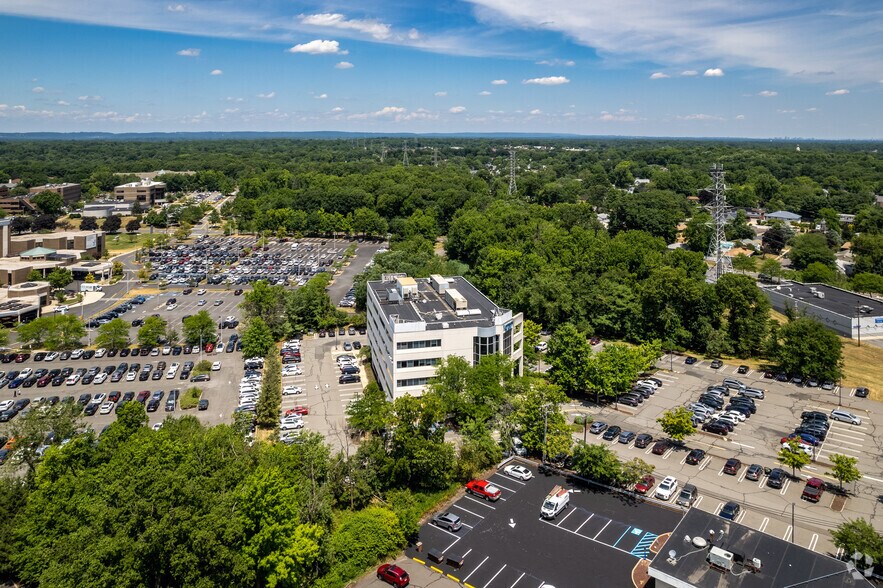 More Photos Of 2 Lincoln Hwy, Edison Medical For Lease