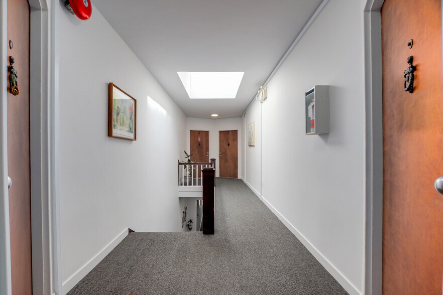 More Photos Of 3755 Cambie St, Vancouver Apartments For Sale