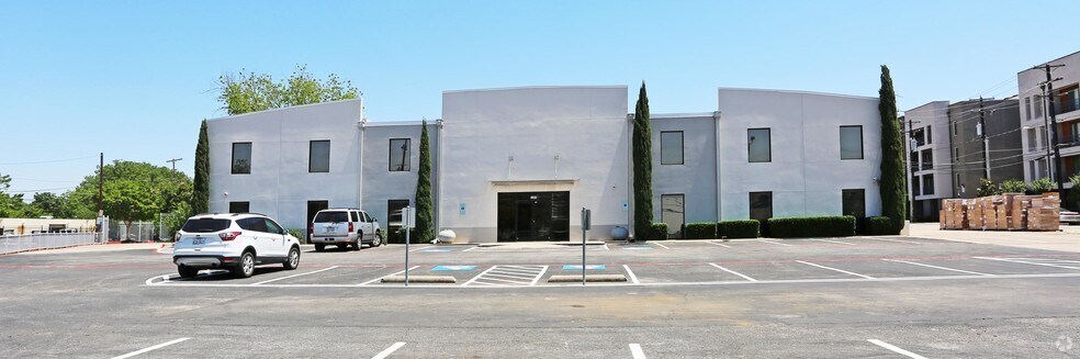 More Photos Of 6200 Maple Ave, Dallas Office For Sale