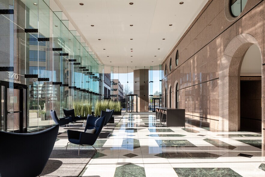 Primary Photo Of 18W140 Butterfield Rd, Oakbrook Terrace Coworking Space