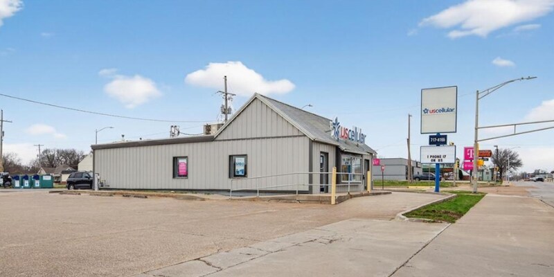 More Photos Of 2120 Main St, Parsons Fast Food For Sale