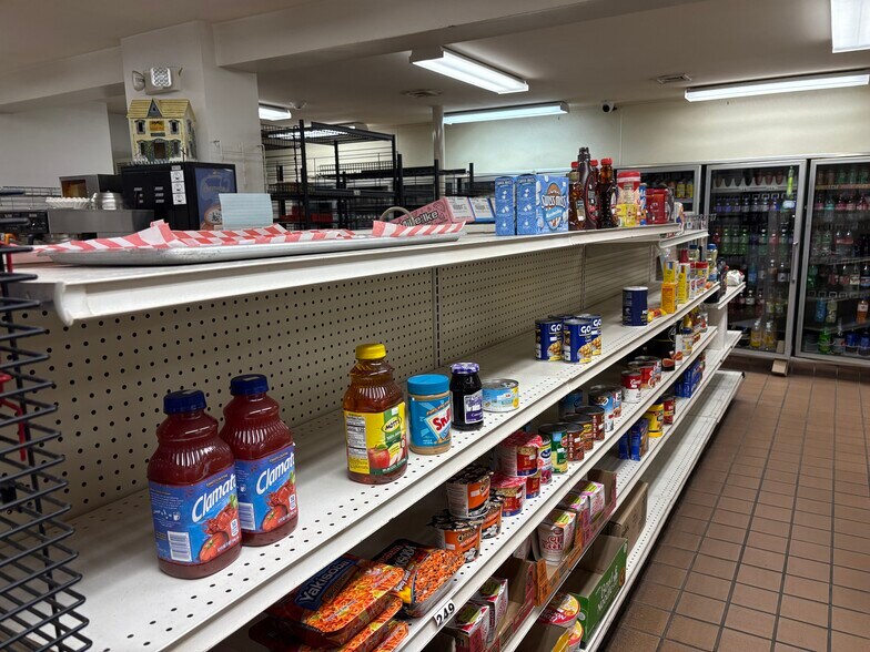 More Photos Of 2 Chesterfield Georgetown Rd, Chesterfield Convenience Store For Sale