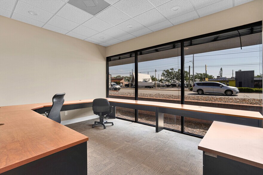 More Photos Of 5666 Seminole Blvd, Seminole Office For Sale