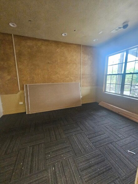 More Photos Of 89 Notch Shopping Center Ln, Branson West Freestanding For Lease