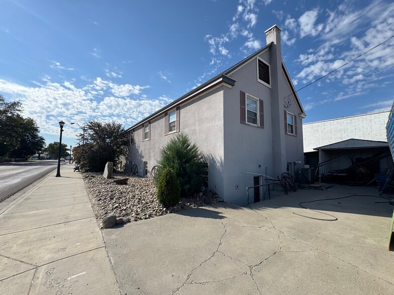 More Photos Of 119 N 2nd St, Parma Freestanding For Sale