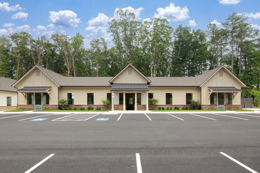 More Photos Of 12868 Patterson Ave, Richmond Office For Sale