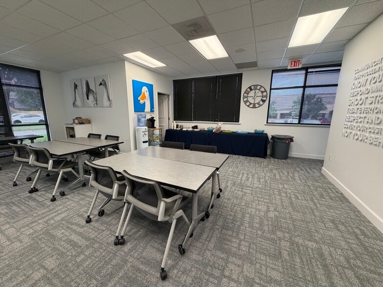 More Photos Of 1500-1512 N Church Rd, Liberty Medical For Lease