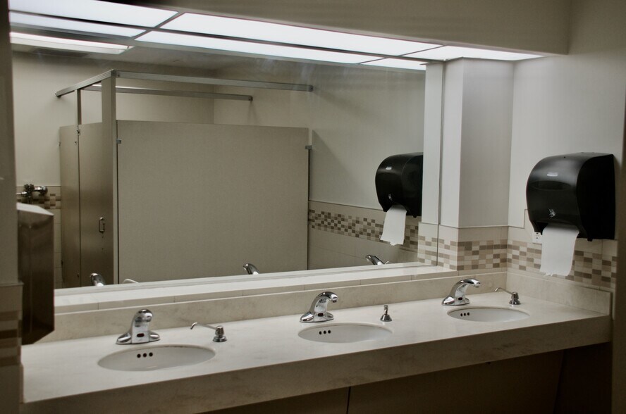 More Photos Of 1501 Hughes Way, Long Beach Office Residential For Lease