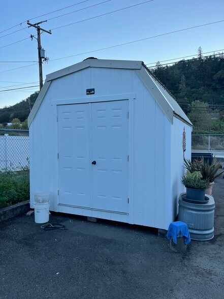 More Photos Of 5565 NE Stephens St, Winchester Auto Repair For Sale