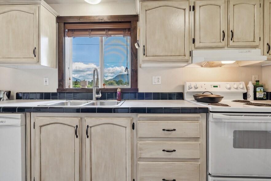 More Photos Of 79 Sweebee Ln, Columbia Falls Specialty For Sale