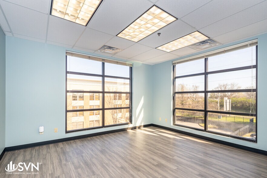 More Photos Of 1050 Monarch St, Lexington Office For Lease