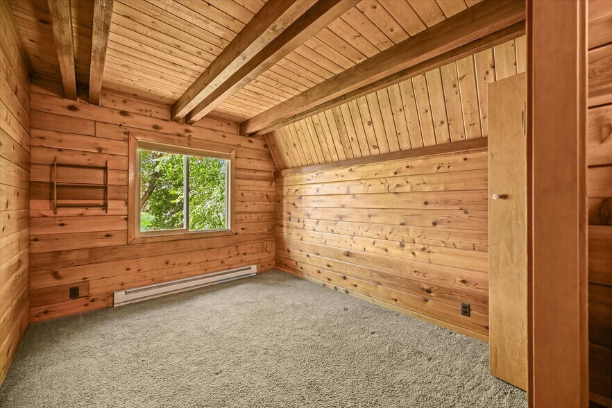 More Photos Of 1335 S Kio St, Watkins Veterinarian Kennel For Sale