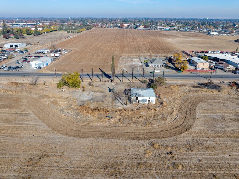 More Photos Of 864 E Childs Ave, Merced Warehouse For Sale