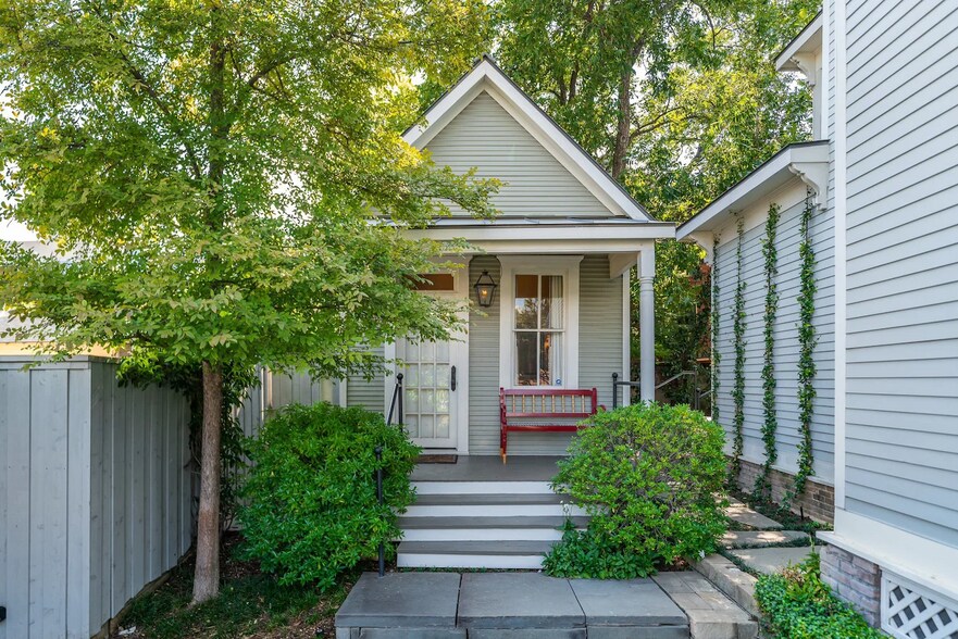 More Photos Of 2315 Routh St, Dallas Office Residential For Sale
