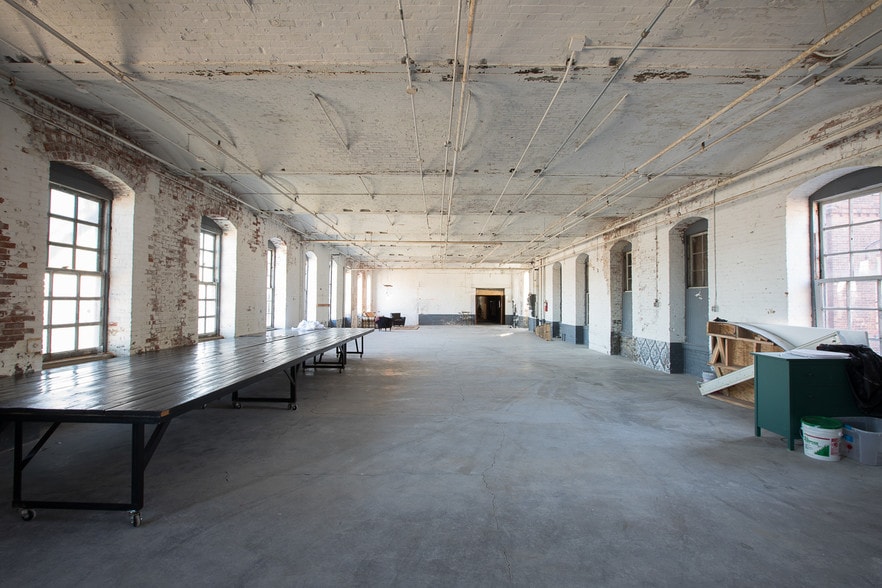 More Photos Of 70 Spruce St, Paterson Warehouse For Sale