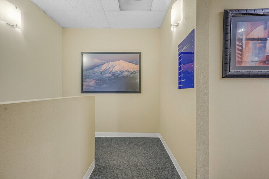 More Photos Of 9407 NE Vancouver Mall Dr, Vancouver Medical For Sale