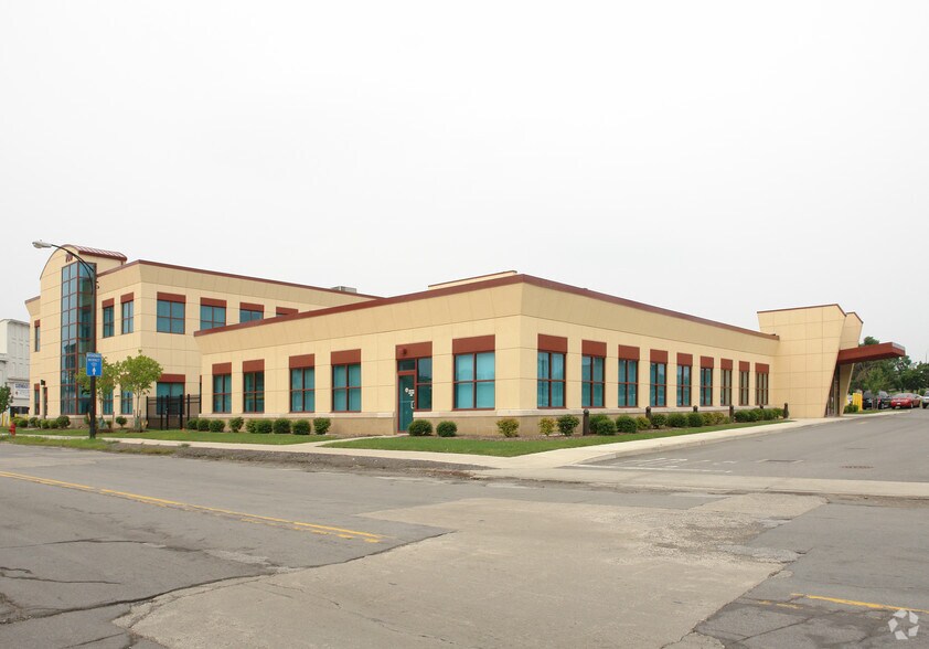 More Photos Of 700 Michigan Ave, Buffalo Medical For Lease
