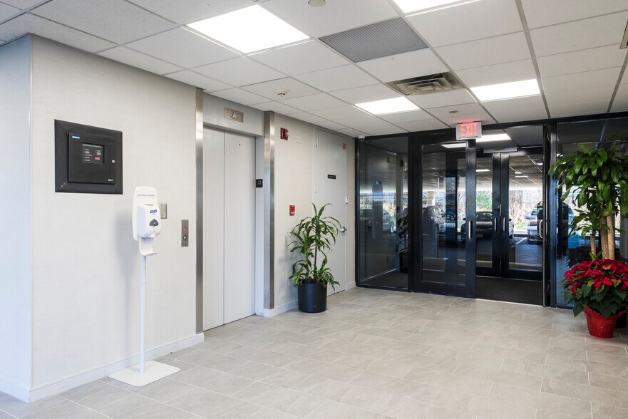 More Photos Of 1460 US Highway 9 N, Woodbridge Unknown For Lease