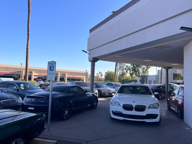 More Photos Of 8140 E Butherus Dr, Scottsdale Auto Dealership For Lease