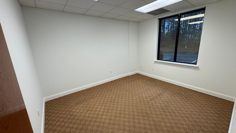 More Photos Of 6065 Parkway North Dr, Cumming Distribution For Sale