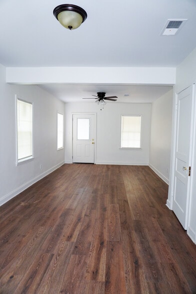 More Photos Of 3614 Park Ave, Memphis General Retail For Sale