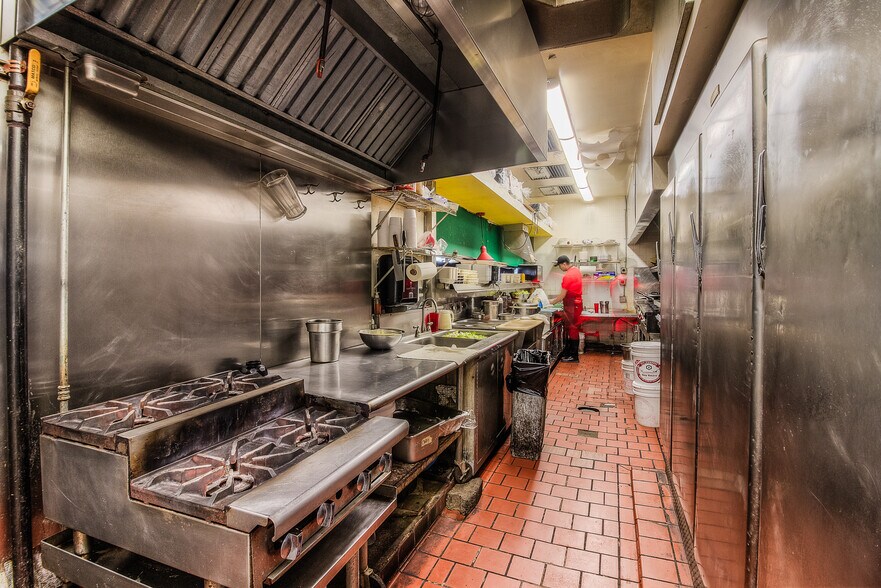 More Photos Of 822 N 1st St, Yakima Restaurant For Sale