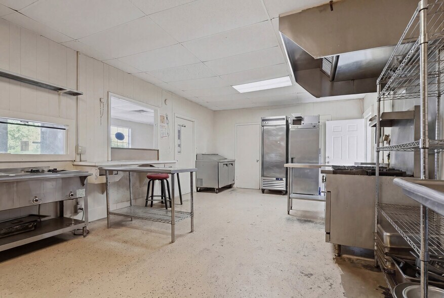 More Photos Of 450 Stephens St, Rochelle Storefront Retail Office For Sale