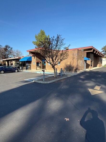 More Photos Of 186 Main St, Woodland Bank For Sale