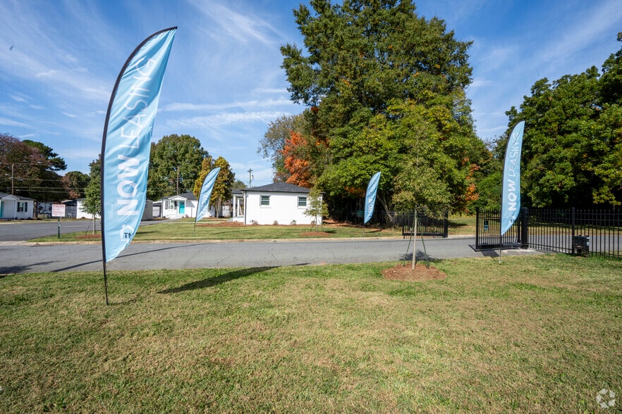 More Photos Of 2479 Julia Ave, Charlotte Apartments For Sale