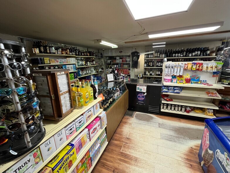 More Photos Of 2600 Otter Av, Tulameen Restaurant For Sale