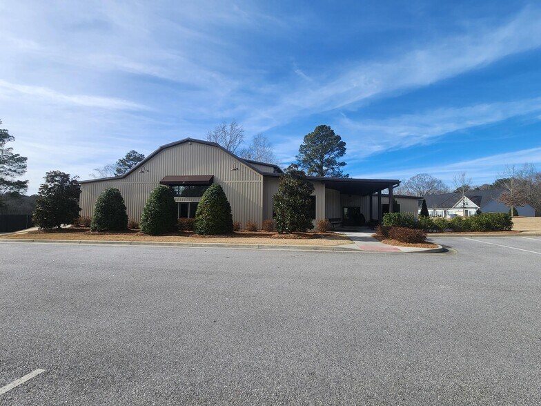More Photos Of 250 Bordeaux Dr, Thomson General Retail For Sale