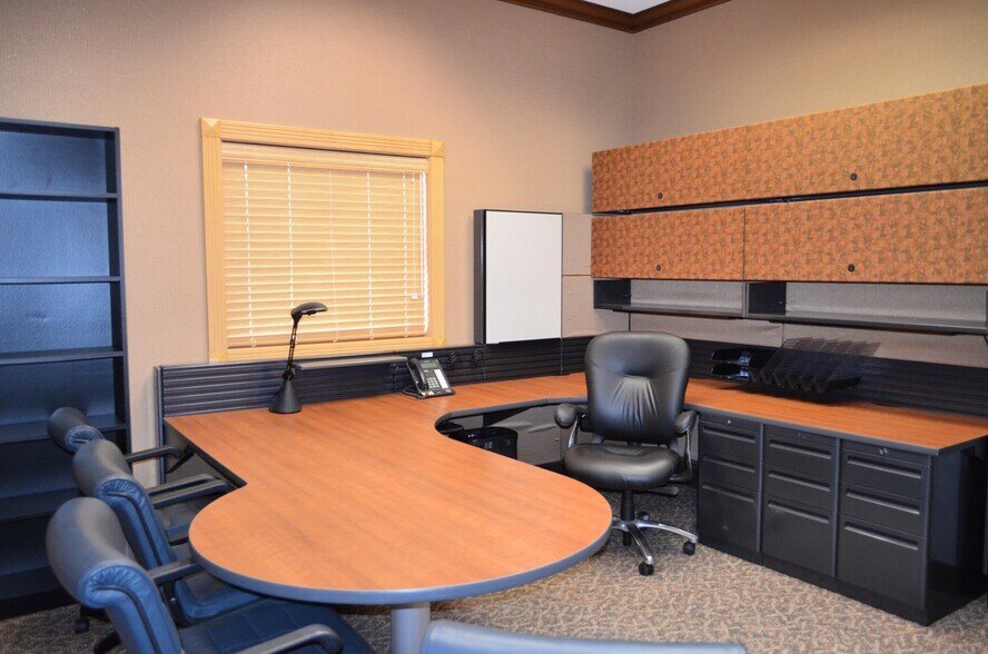 More Photos Of 2800 S Main St, Santa Ana Warehouse For Lease