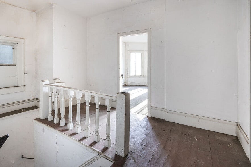 More Photos Of 4712 International Blvd, Oakland Specialty For Sale