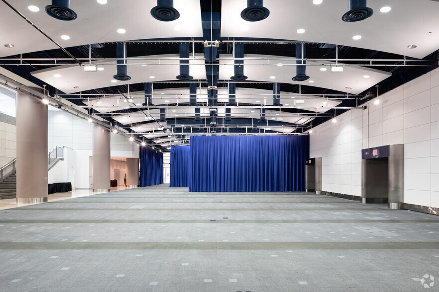 More Photos Of 1300 Pennsylvania Ave NW, Washington Office For Lease