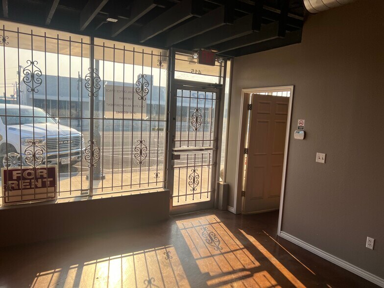 More Photos Of 415 E Avenue D, Killeen Office For Lease