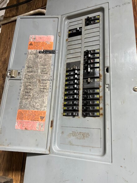 More Photos Of 9335 Crain Hwy, Faulkner Auto Repair For Lease