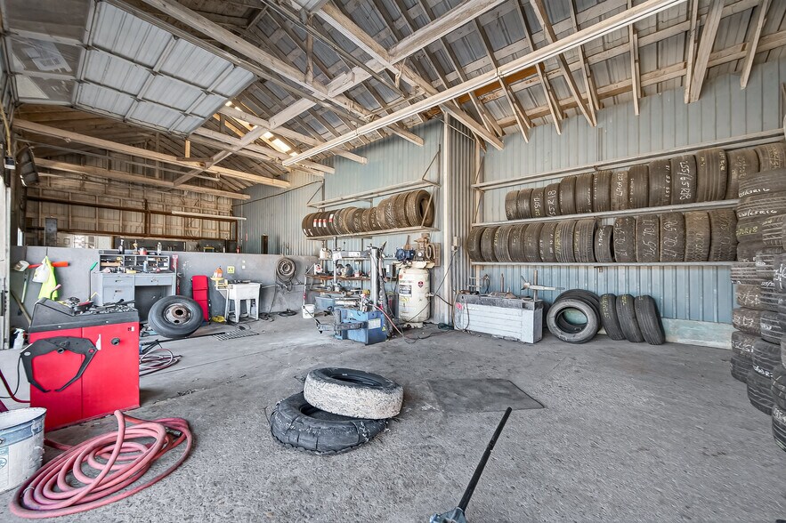 More Photos Of 917 E Main St, Eagle Lake Service Station For Sale