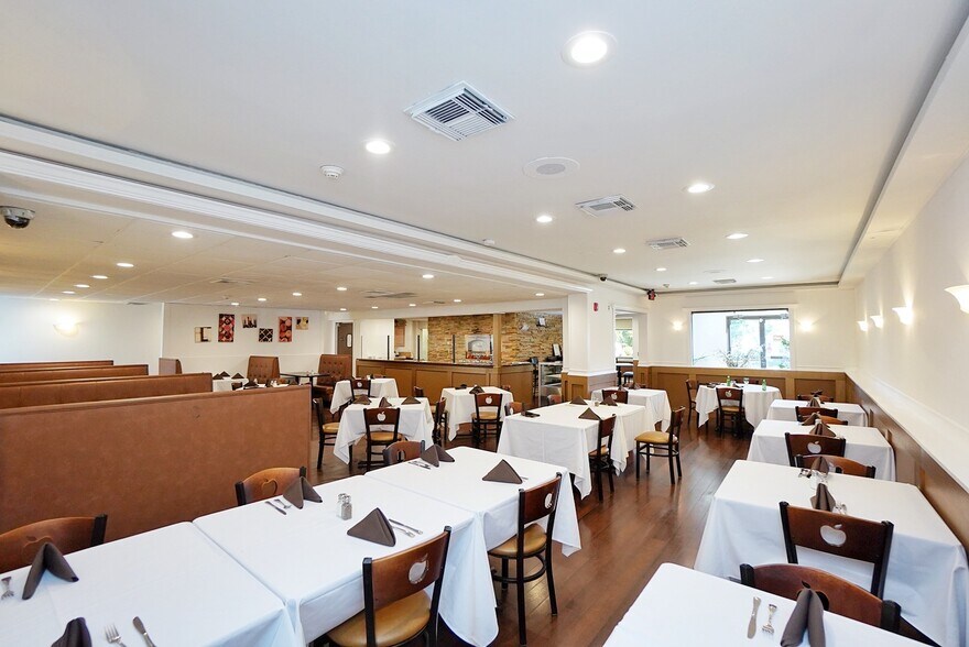 More Photos Of 306 Gatzmer Ave, Jamesburg Restaurant For Lease