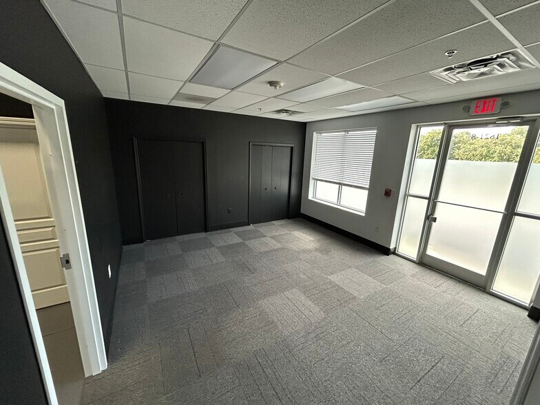 More Photos Of 1821 Wren Tpke, Gastonia Light Distribution For Lease