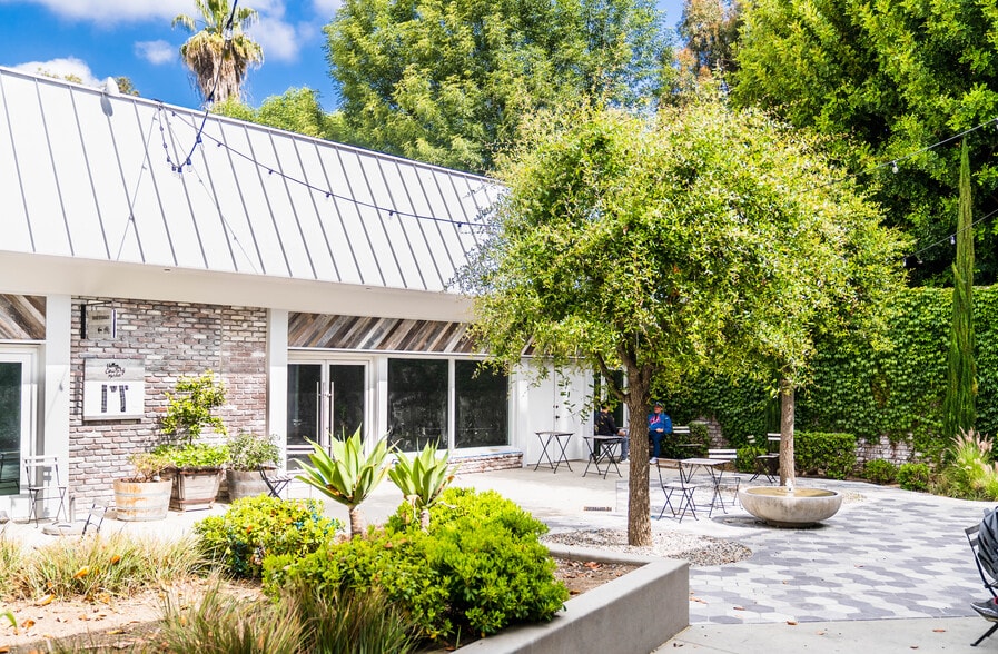 More Photos Of 20929 Ventura Blvd, Woodland Hills Unknown For Lease