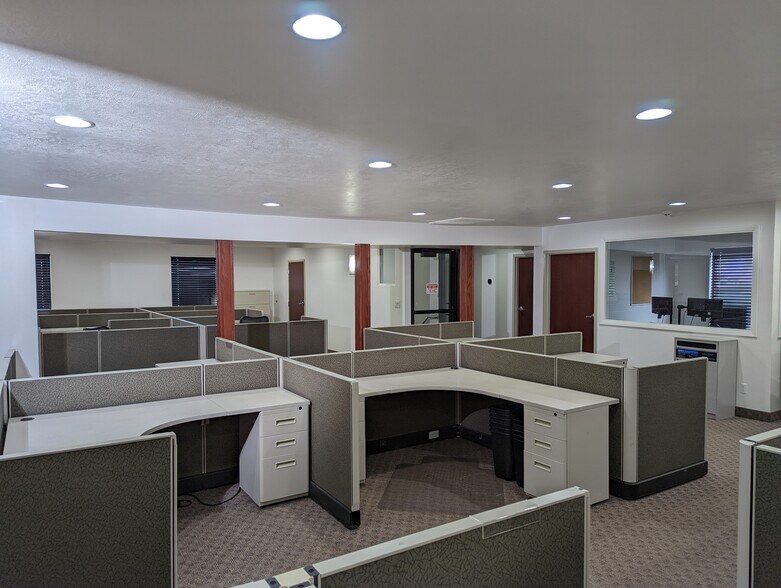 More Photos Of 332 E 3300 S, Salt Lake City Light Distribution For Lease
