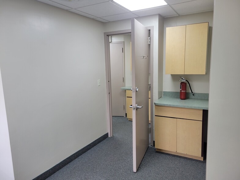 More Photos Of 160 Commack Rd, Commack Medical For Lease