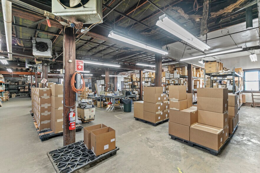 More Photos Of 373 Lexington Ave, New Haven Warehouse For Sale