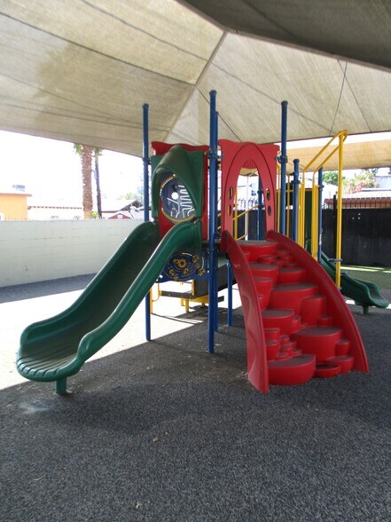 More Photos Of 9900-9904 S Central Ave, Los Angeles Schools For Lease