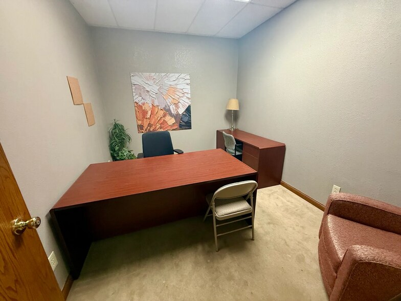 More Photos Of 2017-2019 Heritage Park Dr, Oklahoma City Office For Sale
