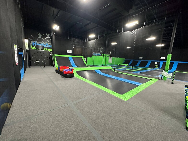 More Photos Of 1250 4th Ave NW, Minot Storefront For Lease