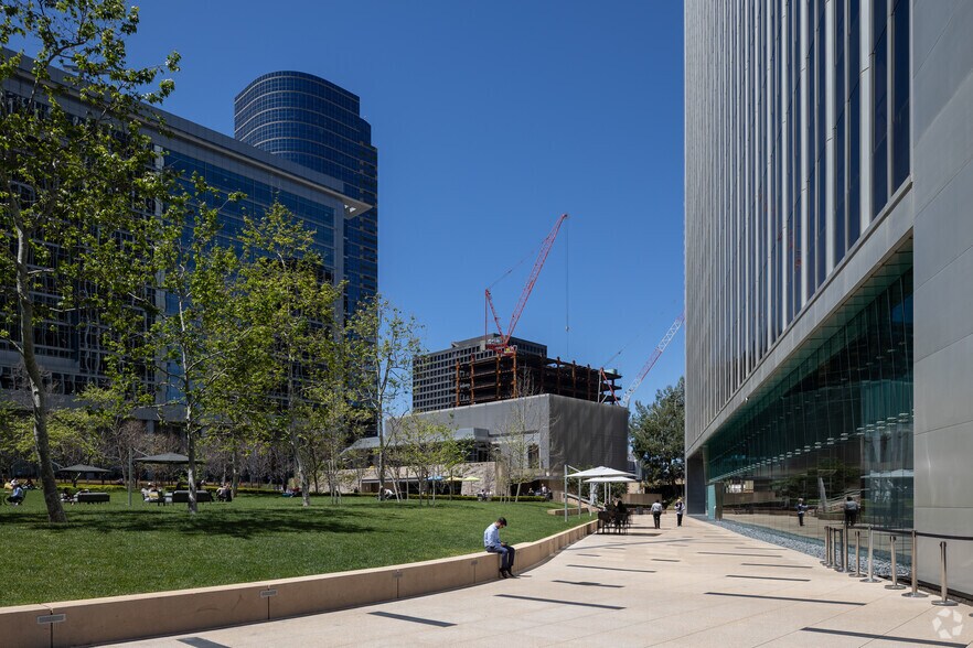 More Photos Of 2049 Century Park E, Los Angeles Office For Lease